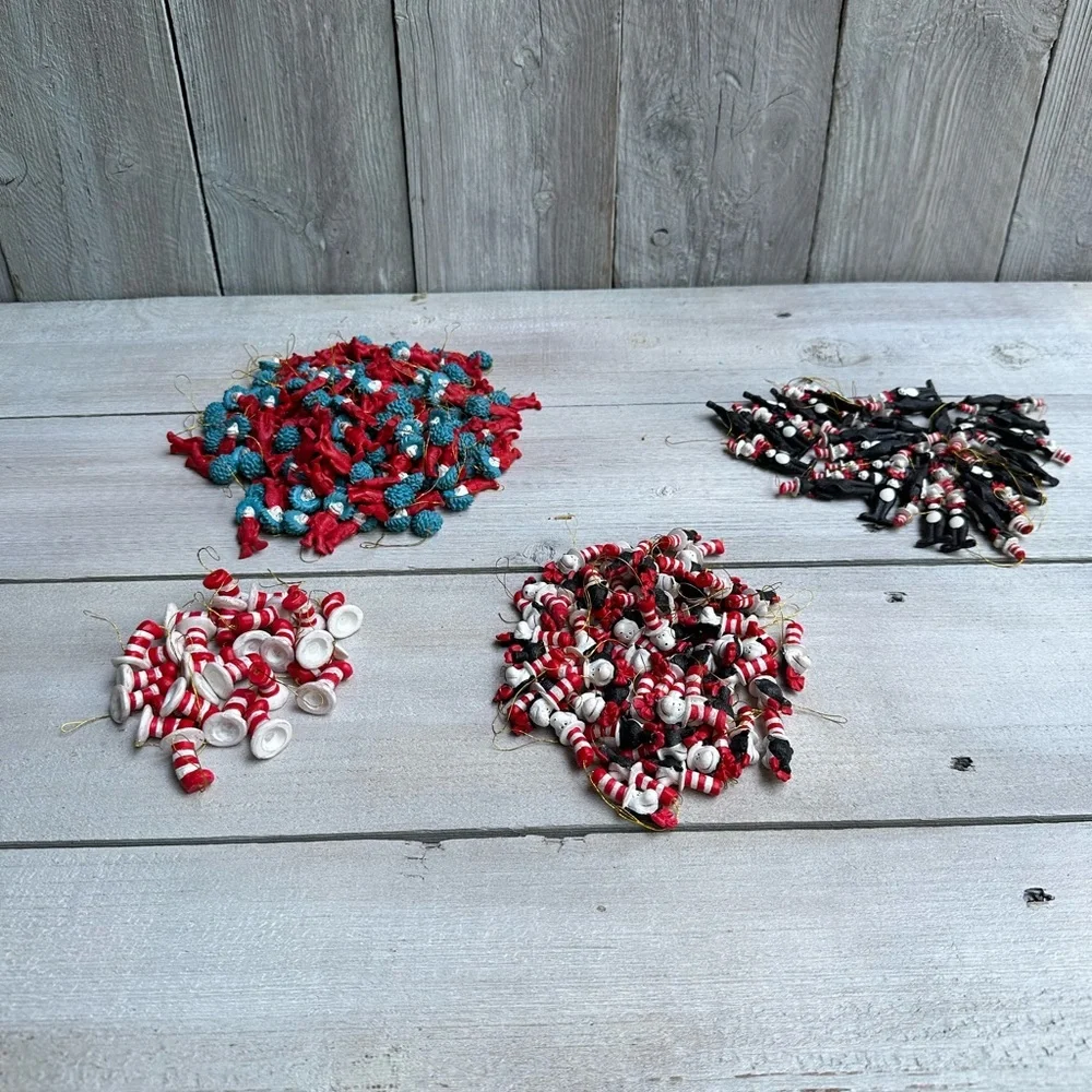 Lot Of Hat In The Cat Christmas Ornaments Miniature 229 Pieces‎